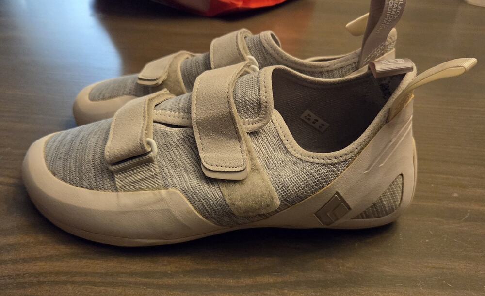 NIB. Women's Black Diamond Momentum. Climbing Shoe. White/Gray. Size 9